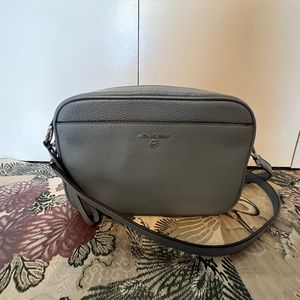 Women’s handbag